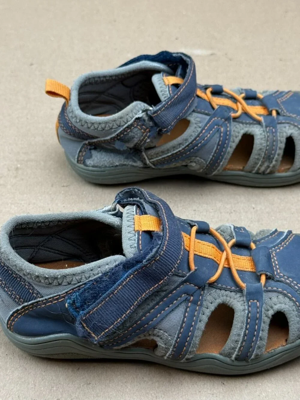 unisex kids Water Sandals Size 9 Blue Orange Closed Toe Summer Shoes WEAR DAMAGE